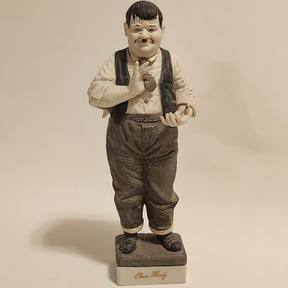 OLIVER HARDY GREAT ENTERTAINER SERIES STATUE FIGURINE LAUREL & HARDY LT ED 1985